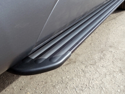 Пороги алюминиевые Slim Line Black ТСС для Mazda CX-5 2015-2021